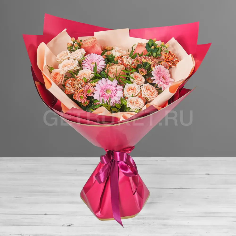 204677 Букет из розовых гербер, хризантем и кустовых роз