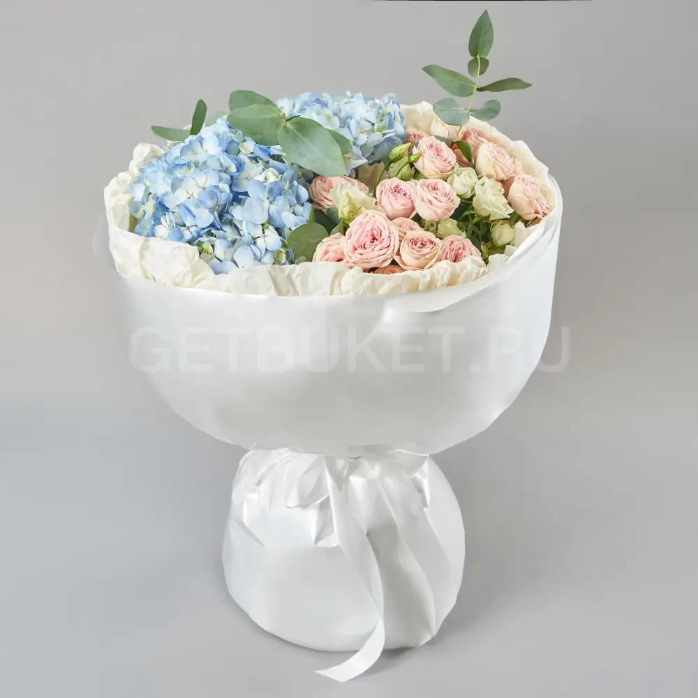 219731 Букет с гортензией и кустовыми розами