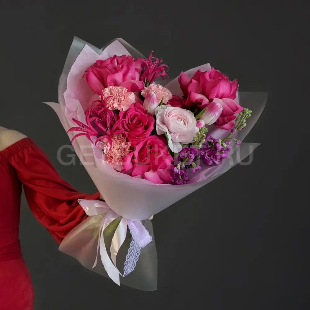 223450 Яркий букет из роз, тюльпанов и ранункулюса