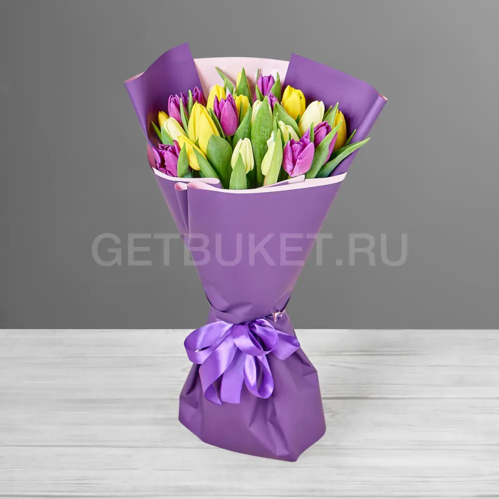 193300 Букет из 25 тюльпанов в сиреневой упаковке